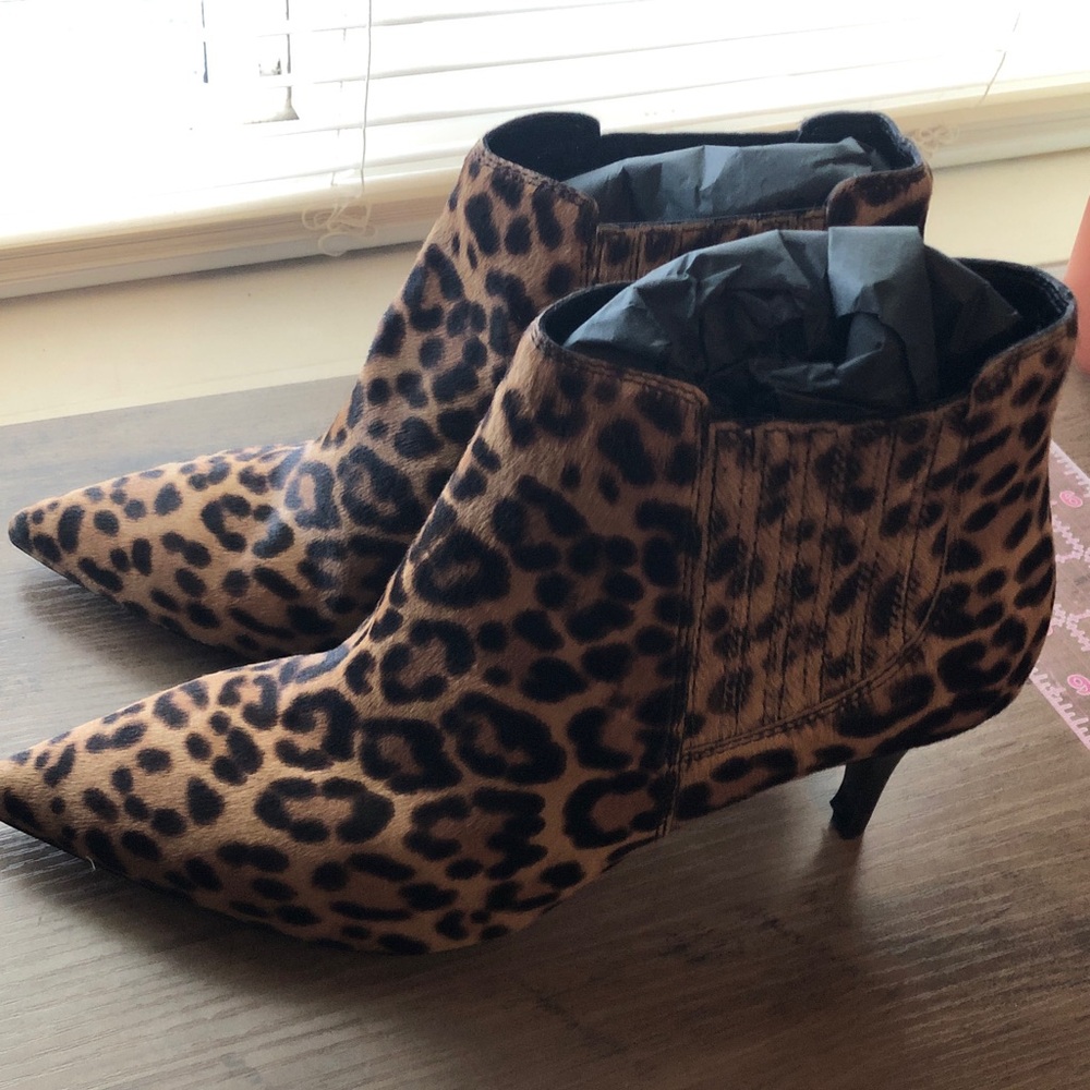 NWT Burberry Castlemore Animal Print Ankle Booties size 38 - Picture 4 of 13